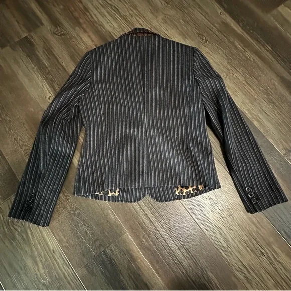 CAbi black pinstripe tailored blazer jacket women's 6 animal print lining - Picture 6 of 9
